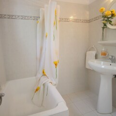 Отель Villa Phoenix Apartments & Studios Греция, Закинф - отзывы, цены и фото номеров - забронировать отель Villa Phoenix Apartments & Studios онлайн ванная