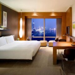 Отель Hyatt On The Bund комната для гостей фото 3