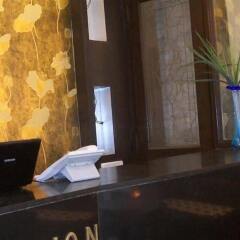 Отель Anmol Hotels интерьер отеля фото 2