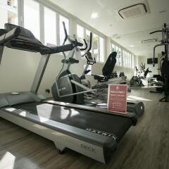 Отель Zen Premium Santiphap Park Бангкок фитнесс-зал фото 2