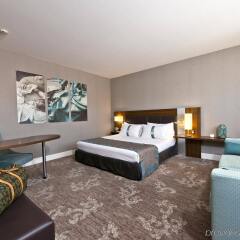 Отель Holiday Inn Nice Франция, Ницца - 3 отзыва об отеле, цены и фото номеров - забронировать отель Holiday Inn Nice онлайн комната для гостей фото 2