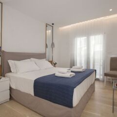Апартаменты Lovely apartment close to Acropolis by GHH Афины комната для гостей фото 3