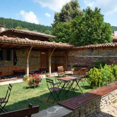 Отель Guest House Dimcho Kehaias Cafe Болгария, Сливен - отзывы, цены и фото номеров - забронировать отель Guest House Dimcho Kehaias Cafe онлайн