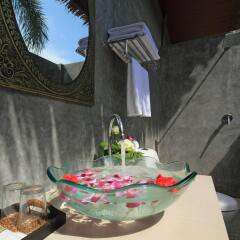 Отель The Villa Laemhin Lagoon Resort ванная фото 2
