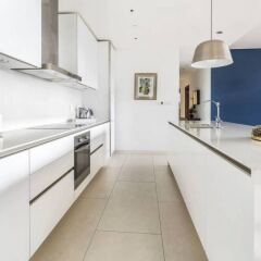 Отель Luxurious Getaway Right Across City Walk Mall Дубай фото 15