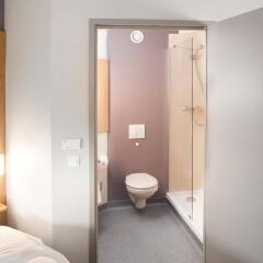 Отель B&B Wrocław Centrum Польша, Вроцлав - 1 отзыв об отеле, цены и фото номеров - забронировать отель B&B Wrocław Centrum онлайн ванная