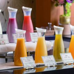 Hotel Associa Toyohashi бассейн