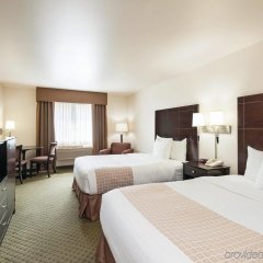 La Quinta Inn & Suites by Wyndham Spokane Valley in Spokane Valley, United States of America from 166$, photos, reviews - zenhotels.com guestroom