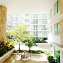 Отель Waterford Condominium Sukhumvit 50 Бангкок балкон