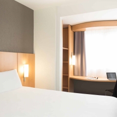 Отель Ibis Genève Centre Gare Швейцария, Женева - 1 отзыв об отеле, цены и фото номеров - забронировать отель Ibis Genève Centre Gare онлайн комната для гостей