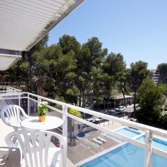 Отель Apartamentos Priorat балкон