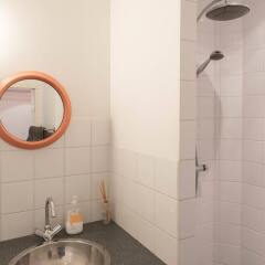 Отель Oud-West apartments - Da Costa area Нидерланды, Амстердам - отзывы, цены и фото номеров - забронировать отель Oud-West apartments - Da Costa area онлайн ванная