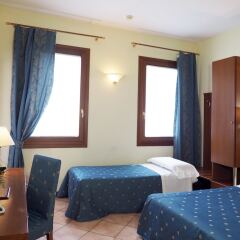 Hotel Cris комната для гостей фото 3