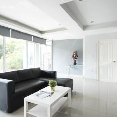 Апартаменты Nw Apartment Lasalle 59 Бангкок комната для гостей фото 4