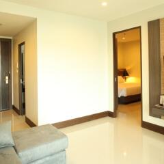 Отель Crystal Suites Suvarnabhumi Airport Бангкок комната для гостей фото 3