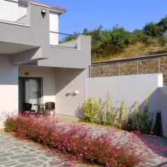 Отель Krotiri Resort Ситония