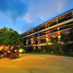 Отель Karon Sea Sands Resort & Spa вид на фасад фото 2