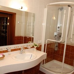 Гостиница Evropeisky Hotel Украина, Мариуполь - отзывы, цены и фото номеров - забронировать гостиницу Evropeisky Hotel онлайн ванная