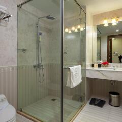 Отель Silk Queen Hotel Вьетнам, Ханой - отзывы, цены и фото номеров - забронировать отель Silk Queen Hotel онлайн ванная