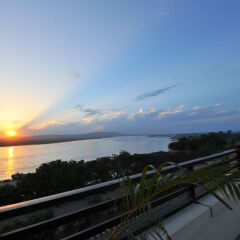Ayarwaddy River View Hotel балкон