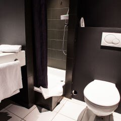 Hotel National in Antwerp, Belgium from 95$, photos, reviews - zenhotels.com bathroom