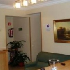 Отель Hostal Parajas