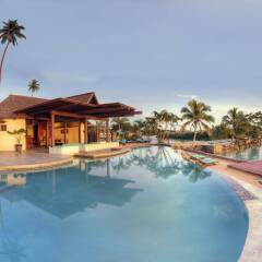 Отель Koro Sun Resort бассейн