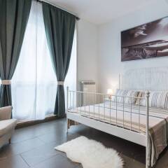 Отель Luxury 5 Bedrooms In The Heart of Milan Италия, Милан - отзывы, цены и фото номеров - забронировать отель Luxury 5 Bedrooms In The Heart of Milan онлайн комната для гостей фото 2