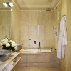 Hotel Brunelleschi Флоренция ванная