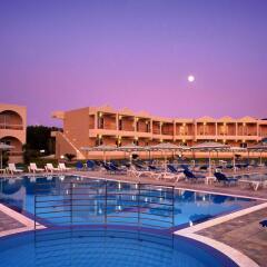 Emerald Hotel бассейн фото 3