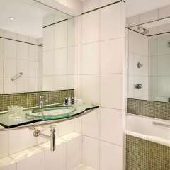 Отель Park Plaza Victoria London Великобритания, Лондон - отзывы, цены и фото номеров - забронировать отель Park Plaza Victoria London онлайн ванная