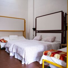 Отель Layos Hostel - Camp Испания, Лайос - отзывы, цены и фото номеров - забронировать отель Layos Hostel - Camp онлайн комната для гостей фото 5