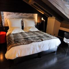 Отель Hôtel Avenue Lodge сейф в номере