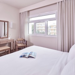 Отель Civitel Esprit 4* Номер категории Премиум с двуспальной кроватью