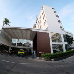 Trang Hotel Bangkok парковка