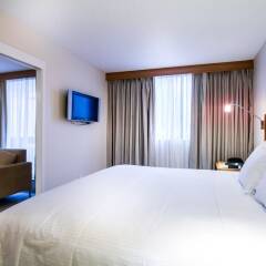 Отель International Hotel Calgary Канада, Калгари - отзывы, цены и фото номеров - забронировать отель International Hotel Calgary онлайн комната для гостей фото 2