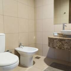Отель Higuests Vacation Homes - Hilliana Tower ванная