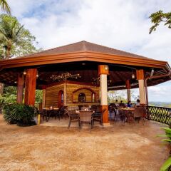 Отель The Springs Resort and Spa at Arenal гостиничный бар