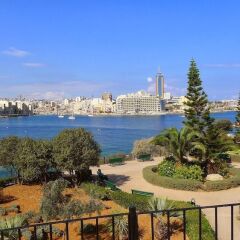 Апартаменты Luxury Apartment, Prime Location in St Julians Сан Джулианс фото 6