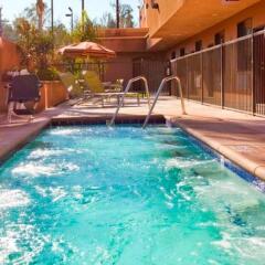 Отель Holiday Inn Express Hotel & Suites Woodland Hills США, Лос-Анджелес - отзывы, цены и фото номеров - забронировать отель Holiday Inn Express Hotel & Suites Woodland Hills онлайн бассейн