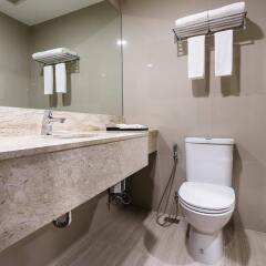 Surestay Plus Hotel By Best Western Sukhumvit 2 Бангкок ванная фото 2