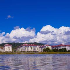 Гостиница Barkhatnye Sezony Aleksandrovsky Sad Resort в Сочи - забронировать гостиницу Barkhatnye Sezony Aleksandrovsky Sad Resort, цены и фото номеров приотельная территория