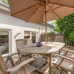Отель Chic 2 Bedroom Garden House in Dalston балкон