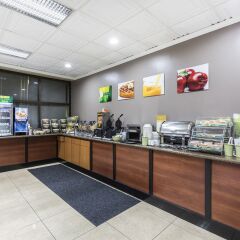 Отель Quality Inn & Suites Los Angeles Airport - LAX питание фото 2