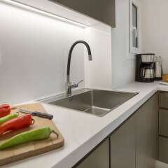 Апартаменты Lovely apartment close to Acropolis by GHH Афины в номере