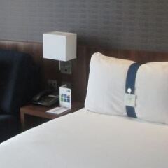 Отель Holiday Inn Express Manchester CC - Oxford Road Великобритания, Манчестер - отзывы, цены и фото номеров - забронировать отель Holiday Inn Express Manchester CC - Oxford Road онлайн удобства в номере фото 2
