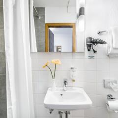 Hotel Astoria 2* Стандартный номер с различными типами кроватей фото 9