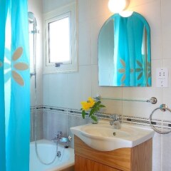 Отель Villa Jasmine By The Sea ванная фото 2