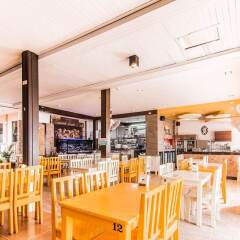 Отель Tawaen Beach Resort гостиничный бар