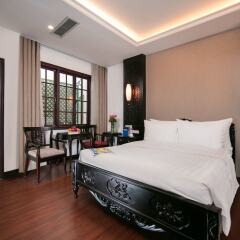 Quoc Hoa Premier Hotel сейф в номере